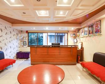 Hotel De Rajnigandha - Nashik - Front desk