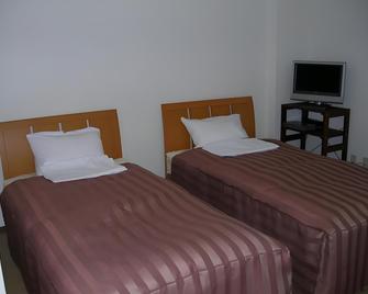 Katsuta Plaza Business Hotel - Hitachinaka - Ložnice