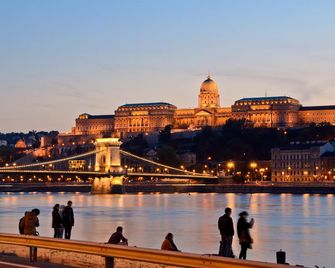 Mamaison Residence Izabella Budapest - Budapest