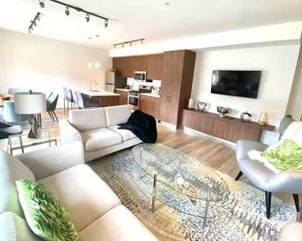 Brand New 3-Bedroom Condo in the Heart of Sidney - Sidney - Living room