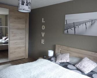 Apartment at the foot of the slopes - Le Mont-Dore - Bedroom