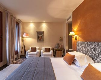 Hotel dei Chiostri - Follina - Schlafzimmer