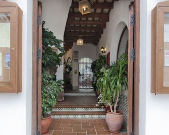 Hotel Restaurante Blanco y Verde - Conil de la Frontera - Vista del exterior