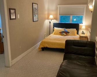 Pocono House w/Hot Tub & EV Charger-Slopeside @Jack Frost Near Hiking, Fishing. - White Haven - Ložnice