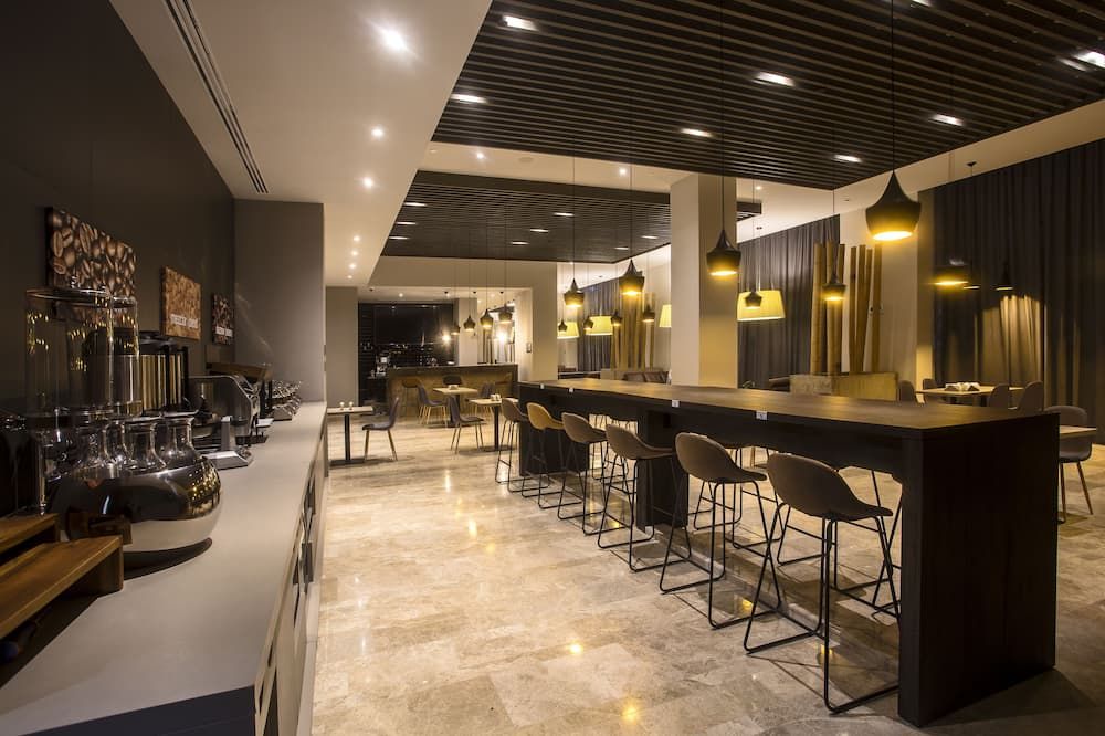 Hampton by Hilton David - David - Bar