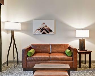 Homewood Suites by Hilton Reno - Reno - Oturma odası