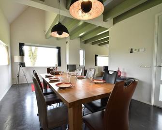 Quaint Villa in Tzummarum With Garden, Terrace and Barbecue - Franeker - Dining room