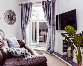 Willow Chalet near Cartmel & Lake Windermere - Cark - Living room