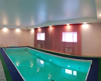 Hotel Livadia - Surgut - Piscina