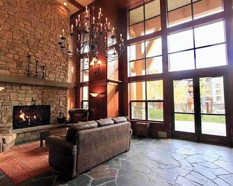 Location! Prime Heart of Village- Walk to Gondola - Mammoth Lakes - Sala de estar