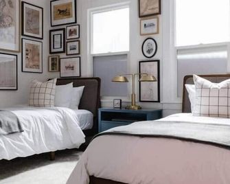 Historic Cottage + Modern Luxury • Walk to Capitol - Sacramento