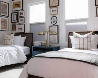 Historic Cottage + Modern Luxury • Walk to Capitol - Sacramento