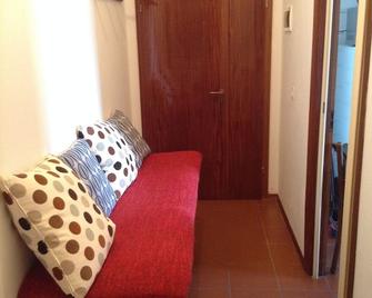 Georgeous & Sunny Renovated + Ac Apartment 4 Sleepings Storic/Central City Lugo - Lugo - Wohnzimmer