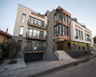 Calvin - Oradea - Building