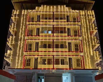Elegant apartment for a comfortable stay. - Silchar - Building