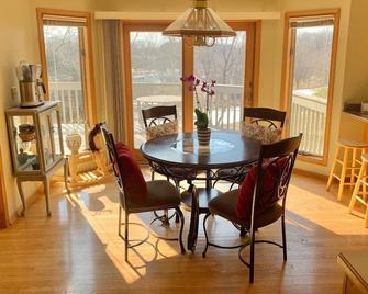 River Meadow Getaway in Sheboygan Falls - Sheboygan Falls - Comedor