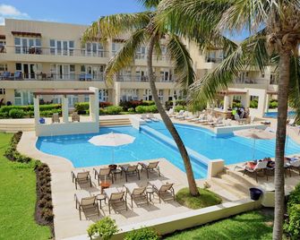 The Phoenix Resort - סן פדרו - בריכה