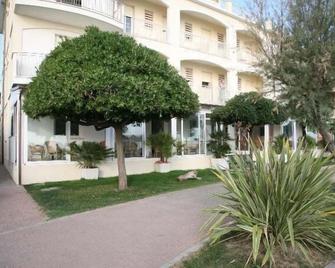Hotel Toscana - Marotta - Rakennus