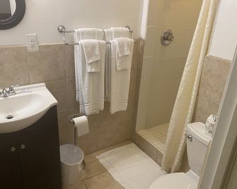 The Maple Motel Erie - Erie