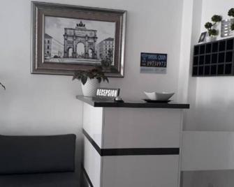 Ceko Hotel - Sarandë - Front desk
