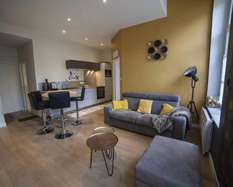 Coté Cour - Bergues - Salon