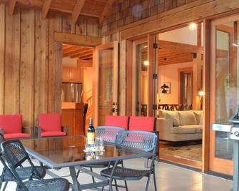 Suncadia Rustic Lodge: Gas Fire Pit, Bikes, Snow Shoes, BBQ, Cul-de-sac - Cle Elum - Dining room