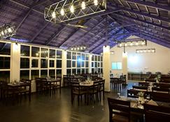 Shree Kalya Resort - Chikmagalur - Restaurante