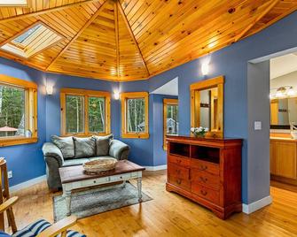 Family Reunions Retreats-Water Views Heated Pool.\nNear Camden Belfast Bar Harbor - Northport - Living room