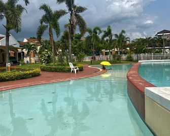 Casa Le Dome : 3BR Nordic-Inspired Hotel Home for Groups and Families [Popular] - Antipolo - Piscina