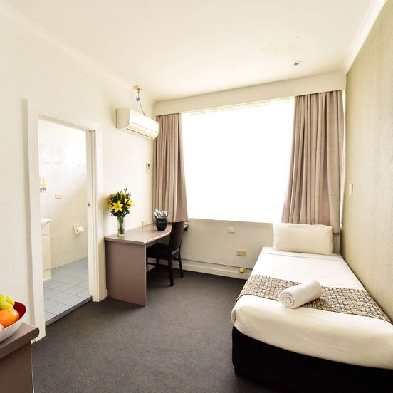 Bedroom view of Diplomat Hotel Alice Springs