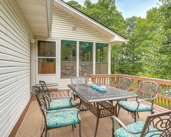 Fairfield Bay Home On Golf Course with Fenced Yard! - Fairfield Bay - Balcony