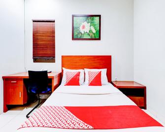 Sky City Home - Bandung - Habitación