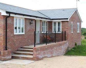 The Tractor Shed - Shaftesbury - Building