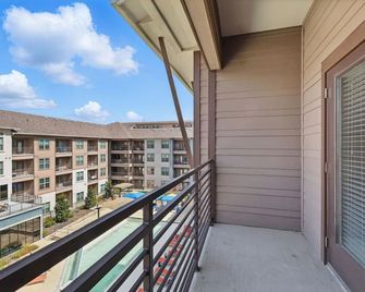Modern 1br Near Tpc Golf Free Parking And Wifi - McKinney - Balcony