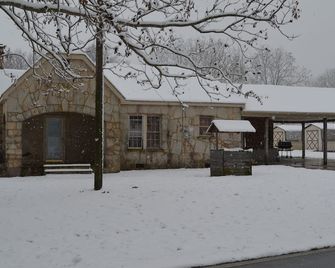 Country Rock House - Fort Payne - Building