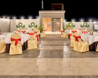 Om Clarks Inn Raebareli - Raebareli - Banquet hall