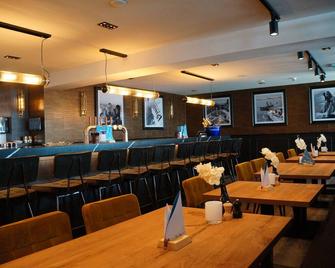 Explore Loosdrecht by Bike, Paddle the Lake and Enjoy Waterfront Dining - Loosdrecht - Restaurant