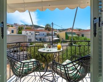 Arolithos - Spétses - Balkon