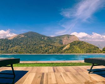 Shola Crown Resort - Munnar - Chinnakanal - Piscina