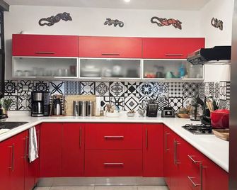 Modern Urban Retreat Home in San José - La Sabana - Heredia - Kitchen