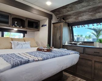 Hidden gem in Key Largo, bunk room, outdoor kitchen, 2 pools, laundry, 2 beaches - Key Largo - Schlafzimmer