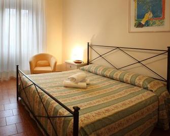 Hotel Prime - Pistoia - Schlafzimmer