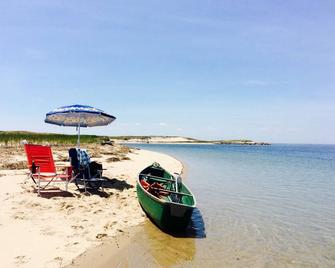 Tiny Waterfront House - Pamet Harbor, Truro. Close to Provincetown - Truro - Beach
