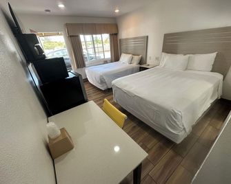 Town and Country Inn - Santa Barbara