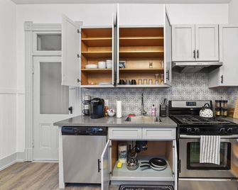 New/Midtown Sac/Free Parking/Coffee/Long stays welcomed - Sacramento - Kuchnia