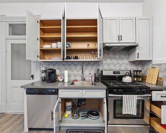 New/Midtown Sac/Free Parking/Coffee/Long stays welcomed - סקרמנטו - מטבח