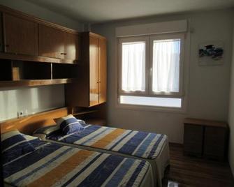 Hotel Restaurante La Parra - La Franca - Спальня