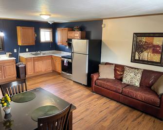 Hunter's Friend Resort on Indian Point - ברנסון - מטבח