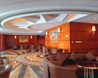 Royal Qatar Hotel - Doha - Oleskelutila