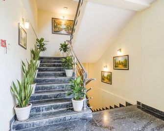 Fabhotel Wr Grand I - Nr Apollo Hospitals, Secunderabad - Secunderabad - Trappen